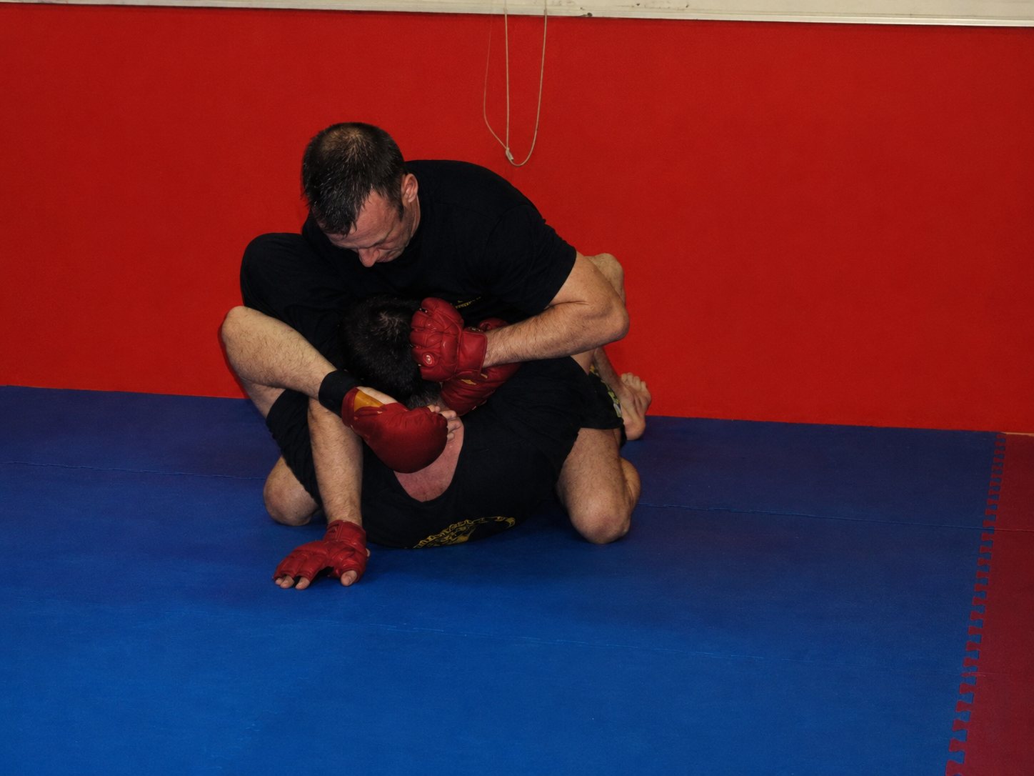 Travail au sol lors d'un stage de MMA à Taïwan en 2013